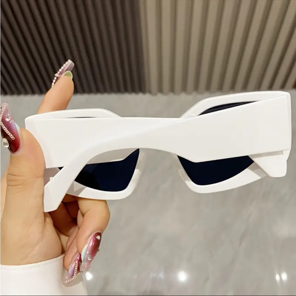 🆕 Trendy Oversized Cat Eye Sunglasses Y2K Creative Unique Design‼️ MOD SQUAD ‼️ - Picture 13 of 16